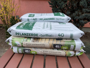 Säcke mit torffreier Pflanzerde