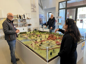 Ein Miniatur-Modell des ehemaligen Zisterzienserklosters im Innenraum
